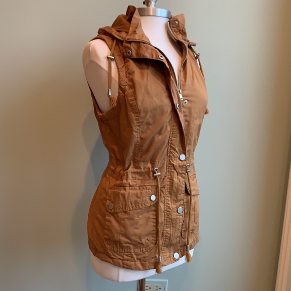 NWOT YMI Vest - Picture 2 of 14